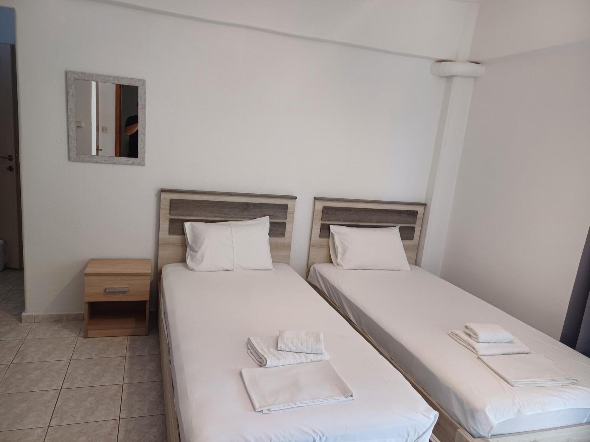 Μαρου Rooms Olympiakí Aktí エクステリア 写真